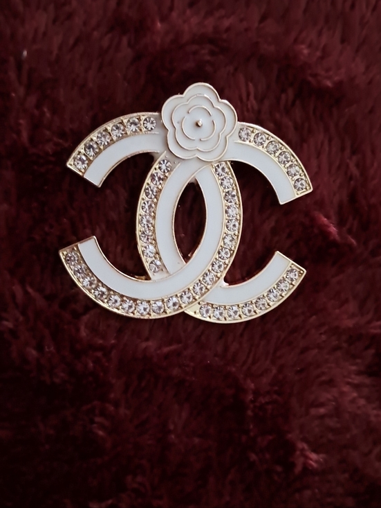 fashion jewlary Jewelry - White Enamel and Gold Crystal Camellia Brooch